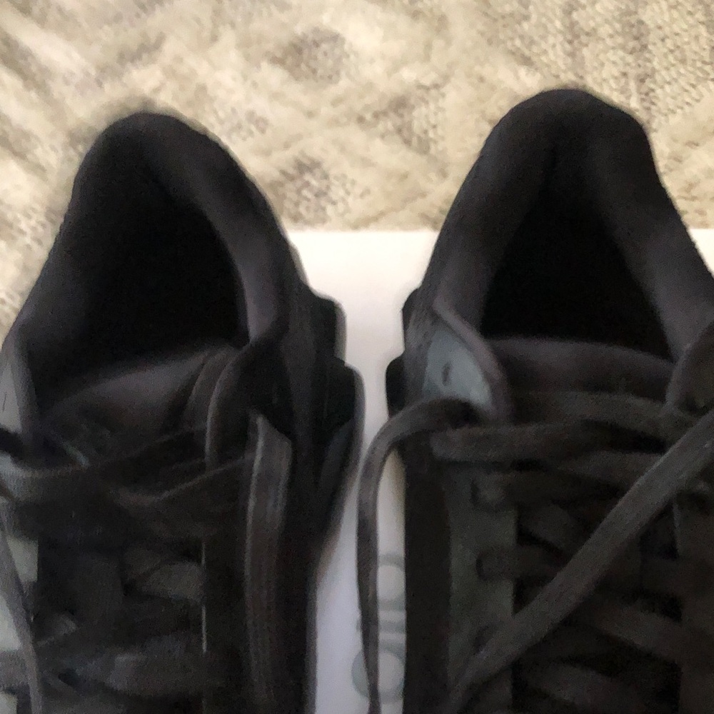 ALO Yoga Runner unisex sneakers W9/M7.5 - Picture 7 of 11